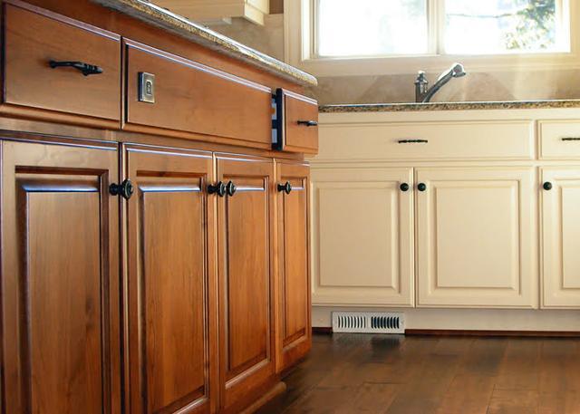 Luxury-Kitchen-Cabinets